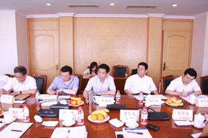 2011年全國重點(diǎn)平板玻璃生產(chǎn)企業(yè)行業(yè)形勢座談會